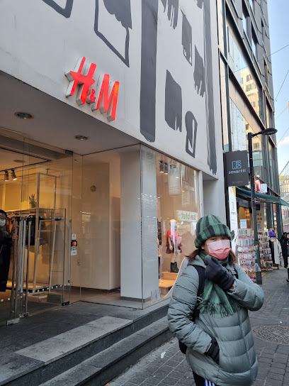 H&M Myeongdong Jungang-gil, Seoul