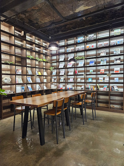 Cafe and Tee, Seoul