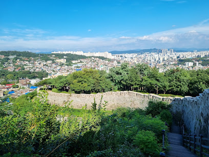 Waryong Park, Seoul