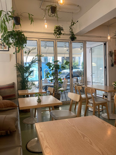Plant Cafe Seoul (Yeonnam)