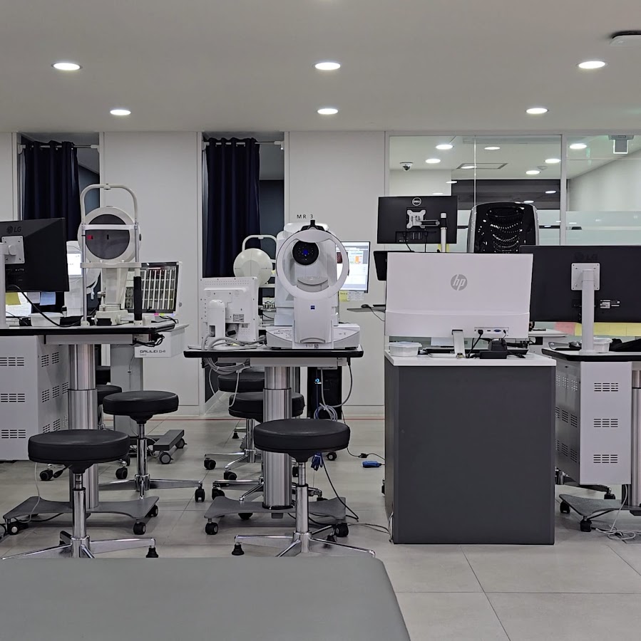 Eyeonce Eye Clinic, Seoul