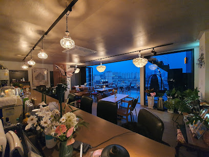 Ugly Society, Seoul