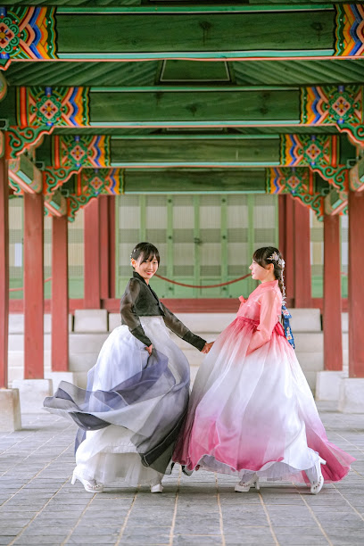 한복남 경복궁점 Hanboknam Gyeongbokgung hanbok rental shop, Seoul