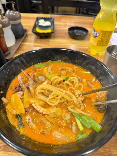 Hongik Jjamppong Restaurant, Seoul