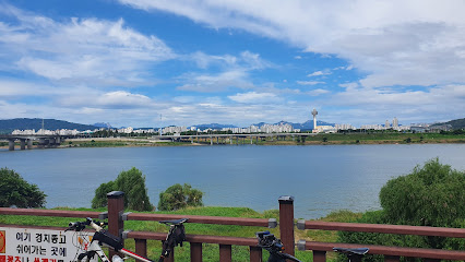 Bike Trail Rest Area, Seoul