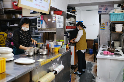 Myeongdong Kalguksu, Seoul