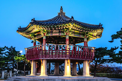 Eungbongsan Palgakjeong Pavilion, Seoul