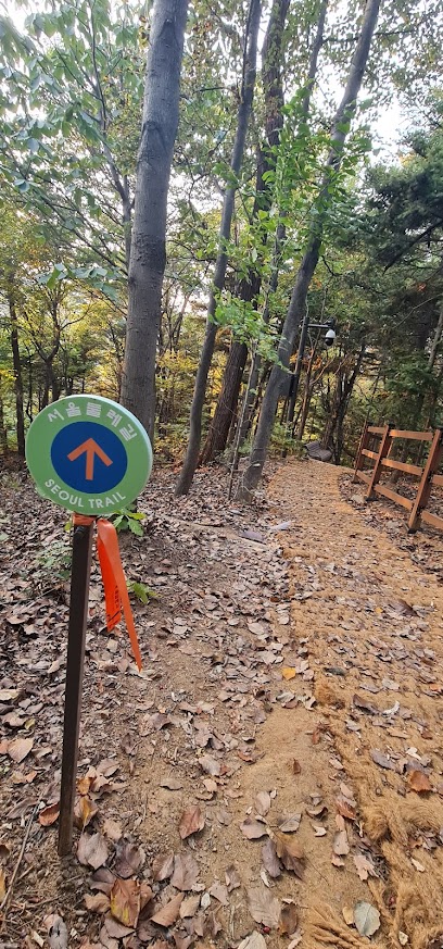 Nakseongdae Park trail, Seoul