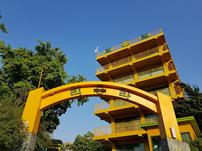 Lila Elementary School, Seoul