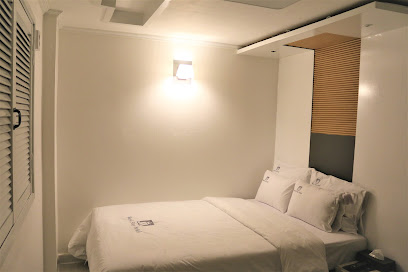 MUST STAY HOTEL (HAN RIVER)