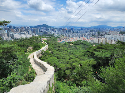Inwangsan Mountain Park