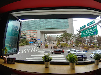 Issac Toast & Coffee @Hongdae